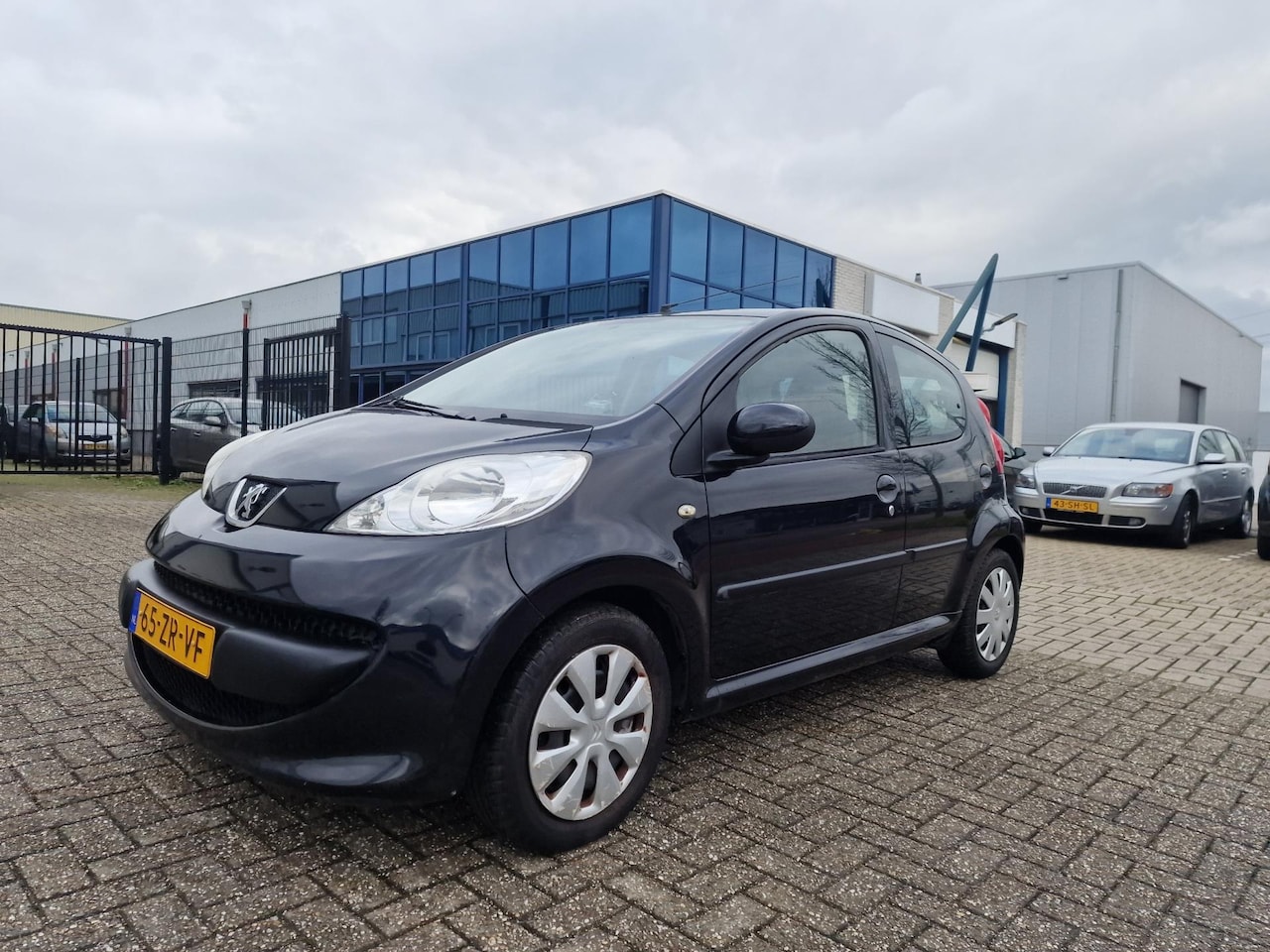 Peugeot 107 - 1.0-12V XS AUTOMAAT 3 X SLEUTELS ELEC.PAKET - AutoWereld.nl