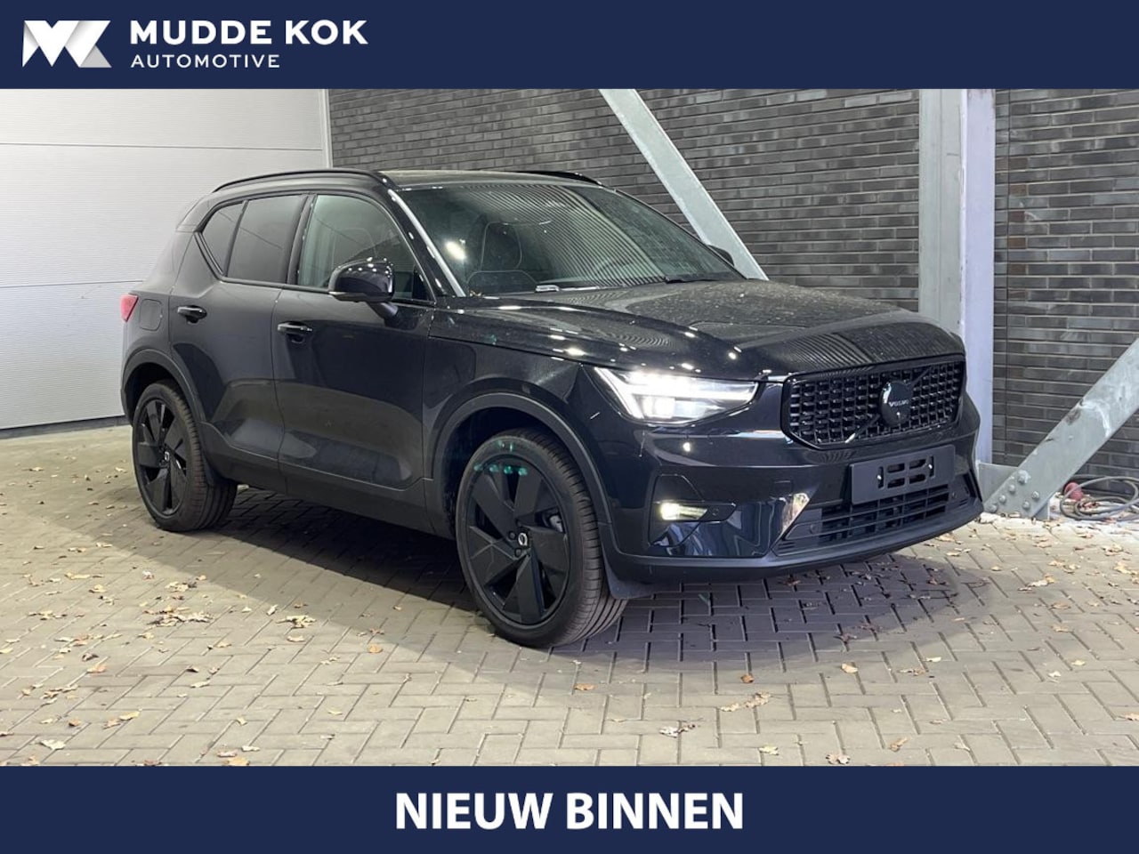 Volvo XC40 - B4 Ultra Black Edition | Panoramadak | Trekhaak | 360° Camera | ACC | Stoel+Stuurverwarmin - AutoWereld.nl