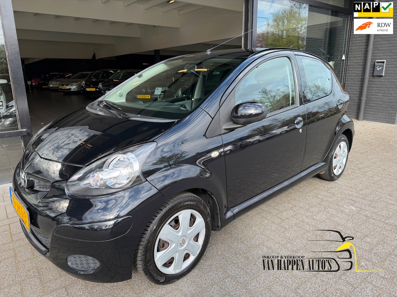 Toyota Aygo - 1.0-12V Comfort / apk 4-2027 - AutoWereld.nl