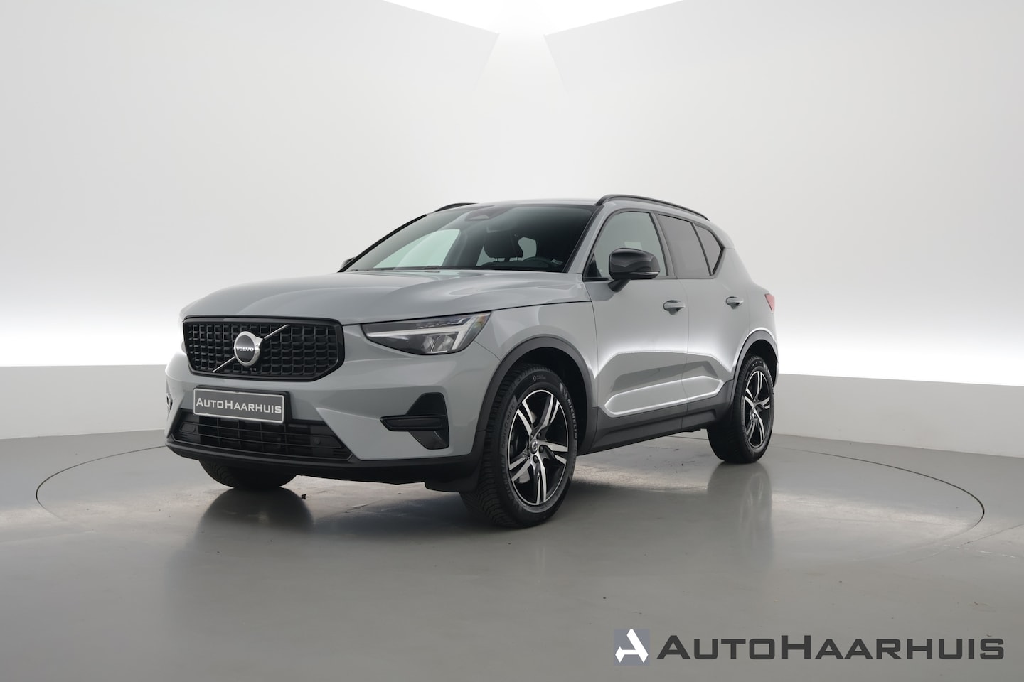 Volvo XC40 - 2.0 B3 Plus Dark | Pilot Assist | Memory Seat | Camera | Stoel- Stuurverw. | Apple Carplay - AutoWereld.nl