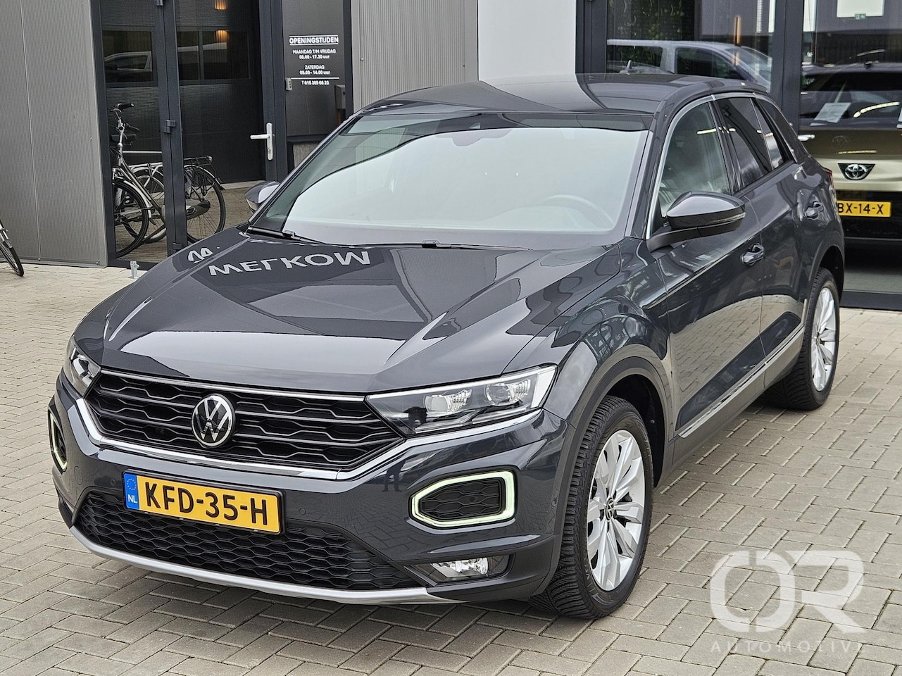 Volkswagen T-Roc - 1.5 TSI Sport Executive Automaat Trekhaak Carplay Dig Dash Cam - AutoWereld.nl