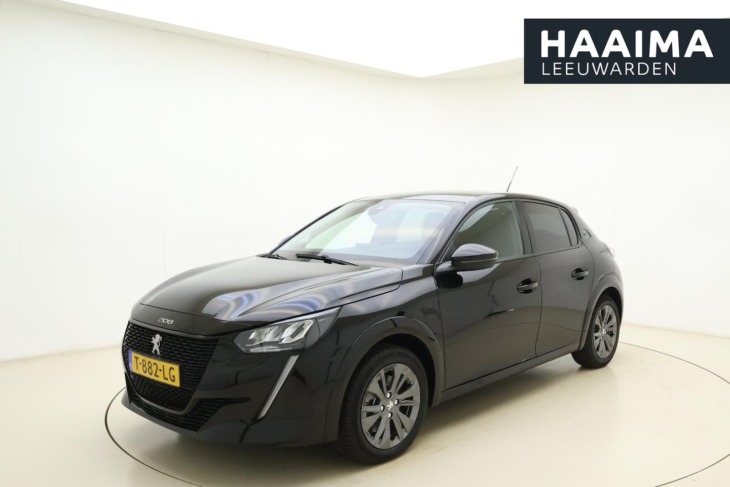 Peugeot e-208 - EV Allure 50 kWh | Stoelverwarming | Cruise control | Airco | Navigatie | Parkeersensoren - AutoWereld.nl