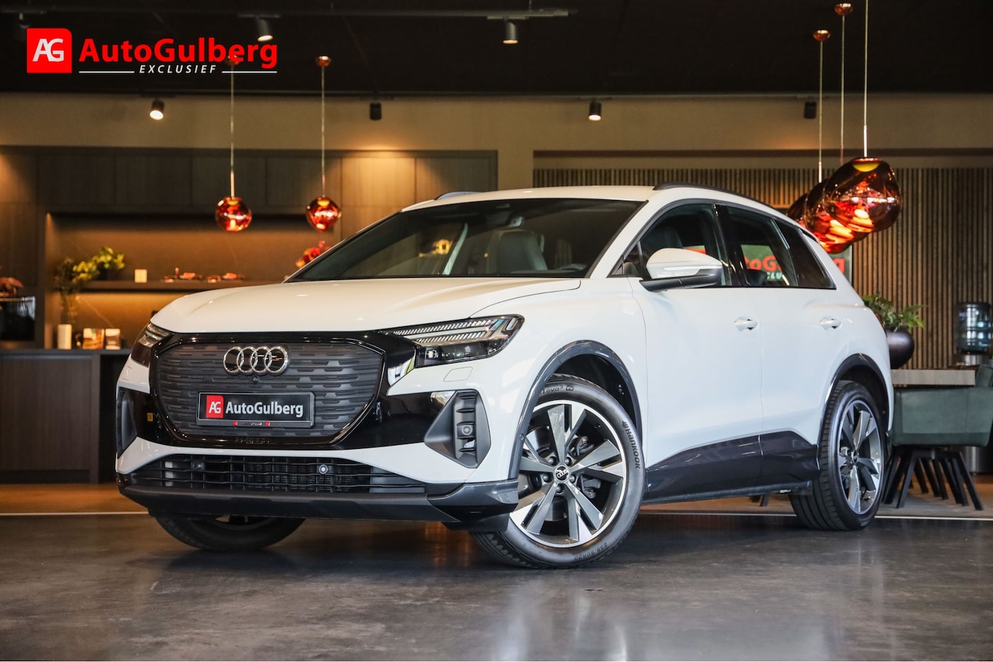 Audi Q4 e-tron - 50 quattro S edition 77 kWh Sportstoelen ruitstiksel/ memory, ACC, Camera, Matrix, Black o - AutoWereld.nl