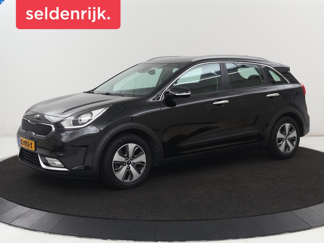 Kia Niro - 1.6 GDi Hybrid First Edition | Trekhaak | Carplay | Half leder | Camera | Navigatie | Crui - AutoWereld.nl