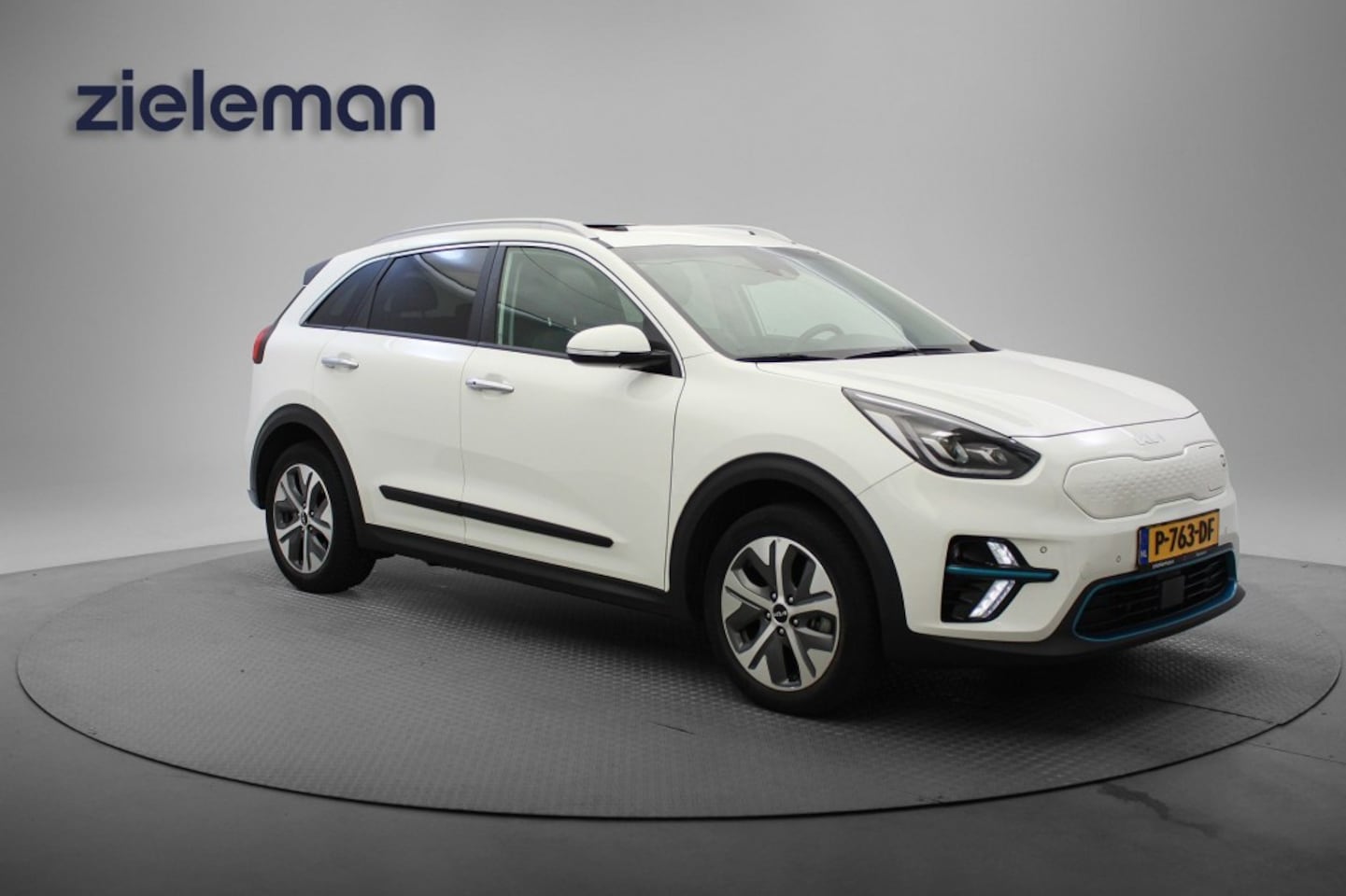 Kia e-Niro - DynamicPlusLine 64 kWh - Carplay, Dakraam, Half Leer, Camera, Stoelverw. - AutoWereld.nl