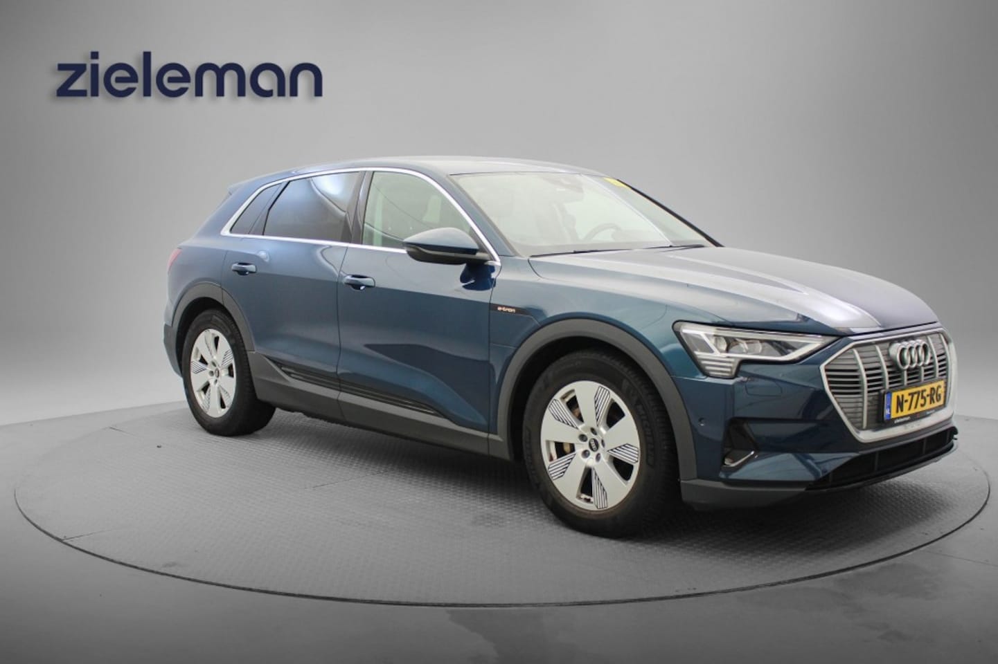 Audi e-tron - 55 quattro edition 95 kWh - Digitaal Cockpit, Navi, Leer, LED, PDC, SOH 90% - AutoWereld.nl