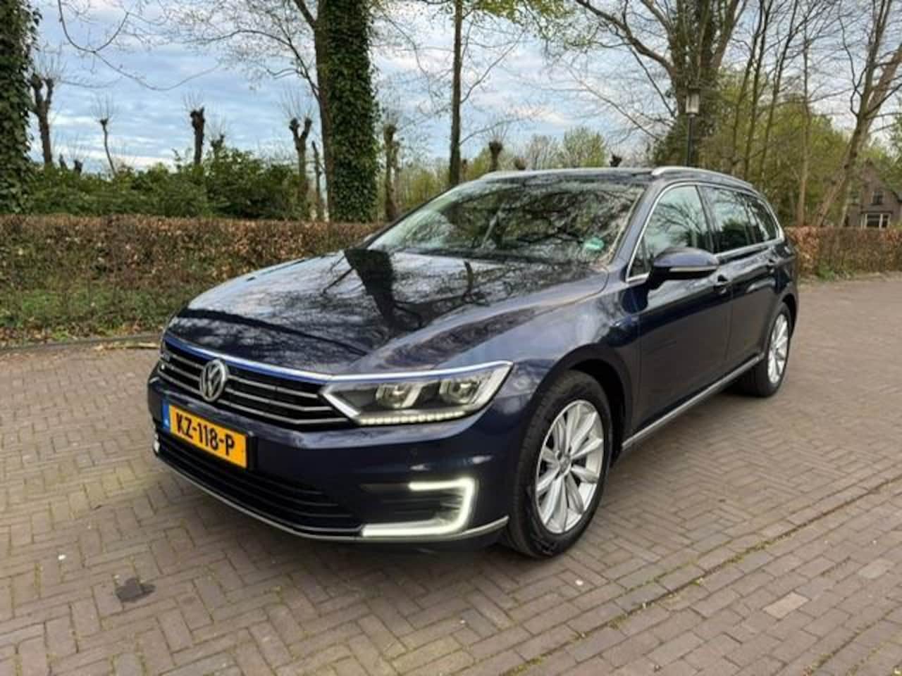 Volkswagen Passat Variant - 1.4 TSI GTE Connected Series/PDC/Navi/Led/APK - AutoWereld.nl