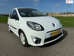 Renault Twingo - 1.2-16V Authentique incl nw apk garantie beurtje met airco & trekhaak