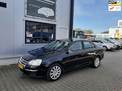 Volkswagen Jetta - 1.6 FSI Trendline clima cruise apk 4-2027