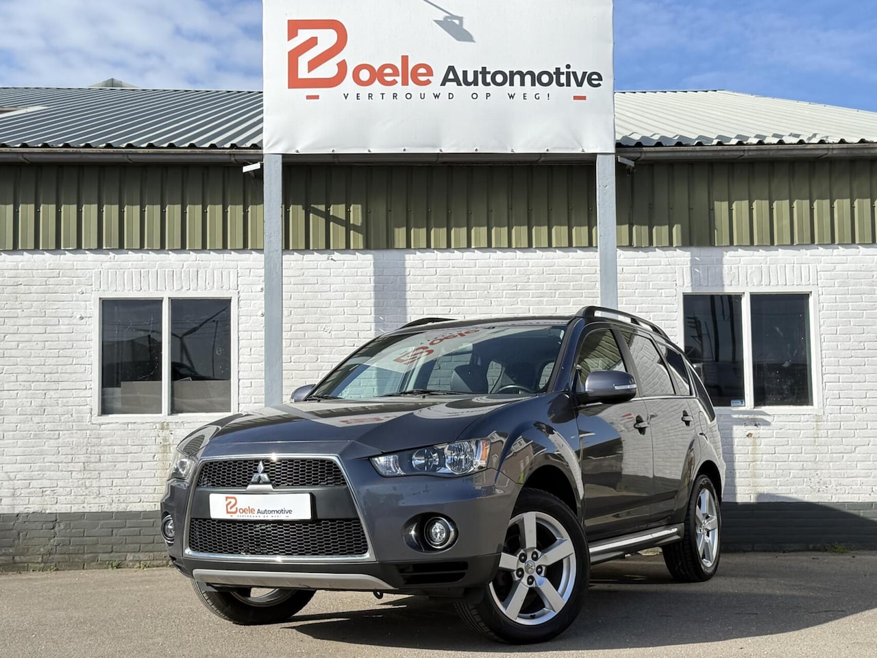 Mitsubishi Outlander - 2.0 Automaat / 2e Eig. / Dealer Ondh. / Cruise / Trekhaak - AutoWereld.nl