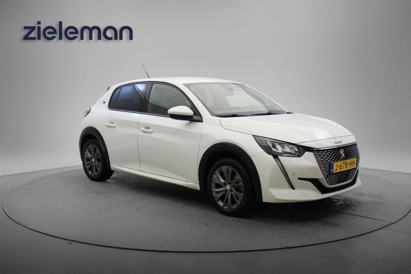 Peugeot e-208 - Allure 50 kWh - Digital Cockpit, Carplay, Half Leer, Camera, SOH 90,7% (laad niet) - AutoWereld.nl