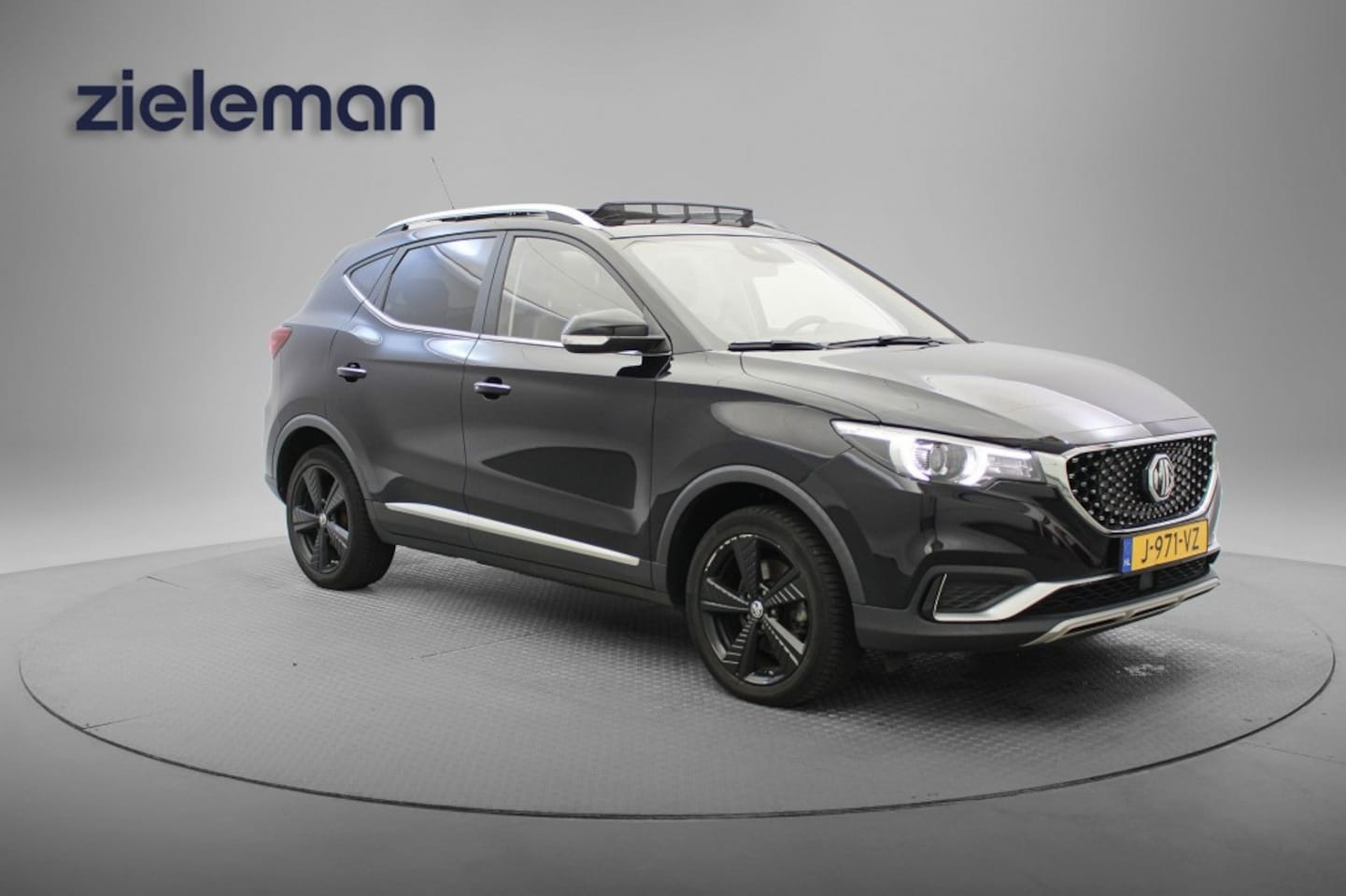 MG ZS - Luxury 45 kWh - Carplay, Panorama, Leer, Camera, Trekhaak, Stoelverw. - AutoWereld.nl