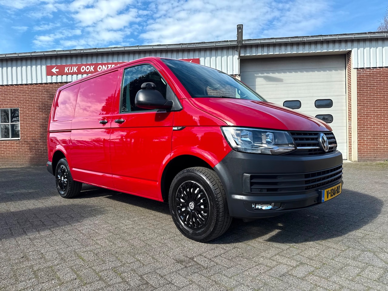 Volkswagen Transporter - 2.0 TDI 150pk euro 6 DSG airco cruise - AutoWereld.nl