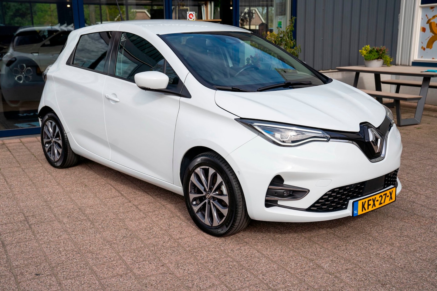 Renault Zoe - R135 Evolution 52 kWh | Prijs rijklaar incl. 12 mnd garantie | Camera Carplay Navi Stuur/S - AutoWereld.nl