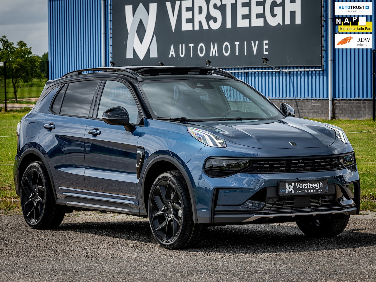 Lynk & Co 01 - 1.5 Plug-In Hybrid 262pk BLACKED OUT | 360 Camera | Panoramadak - AutoWereld.nl