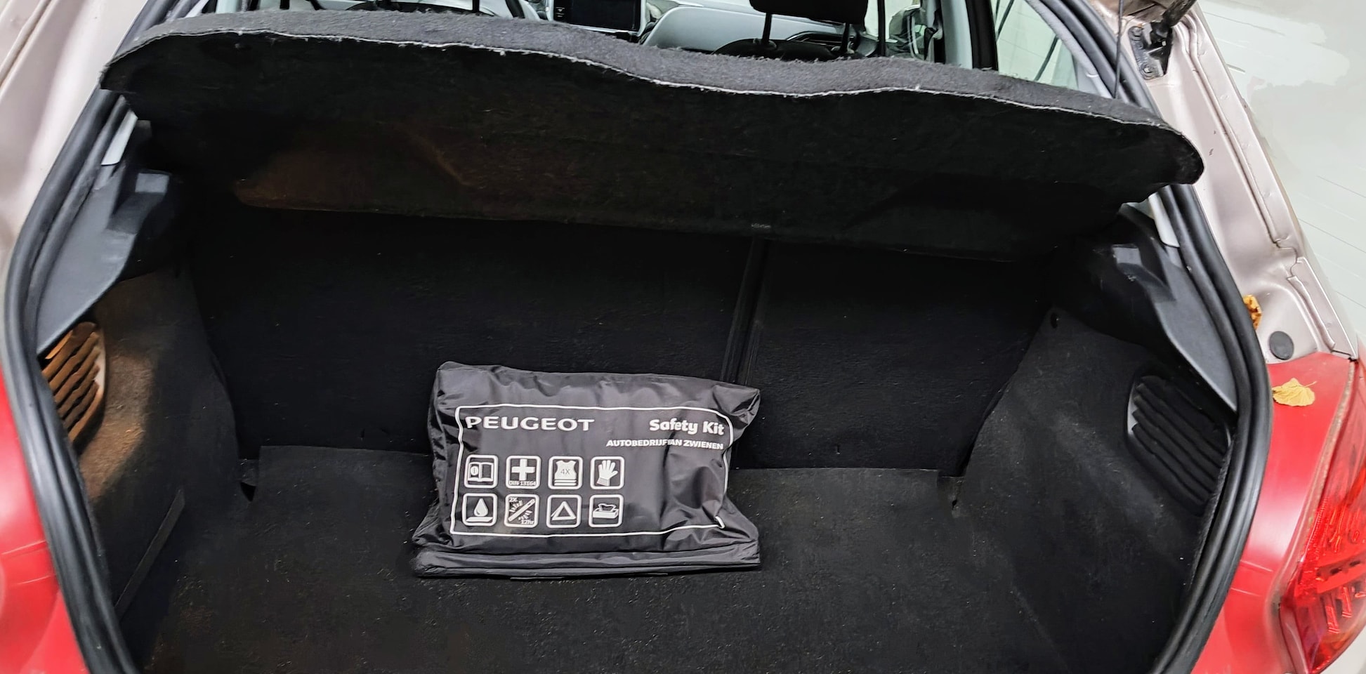 Peugeot 208 - 1.2 Vti Envy 1199 cm - AutoWereld.nl