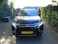 Mitsubishi Outlander - 2.0 PHEV Business Edition zeer nette auto met al het onderhoudboeken en met nap