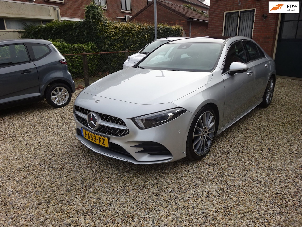 Mercedes-Benz A-klasse - 200 Launch Edition Premium AMG Line Panorama dak, Navigatie, Climate controle, Cruise cont - AutoWereld.nl