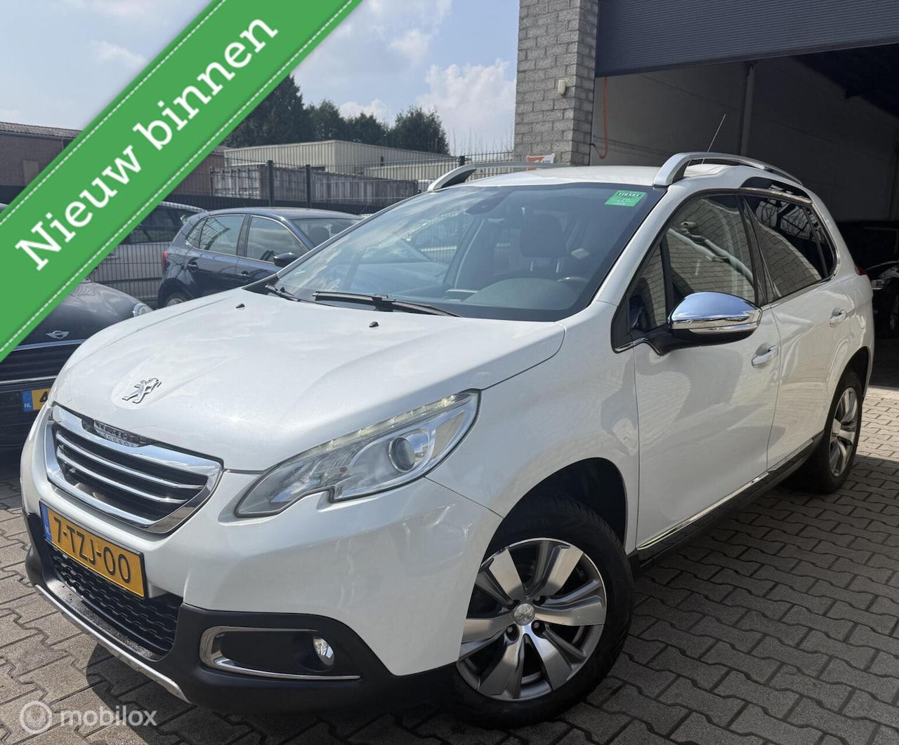 Peugeot 2008 - 1.2 VTi Allure / Dealer Onderhouden / N.A.P - AutoWereld.nl