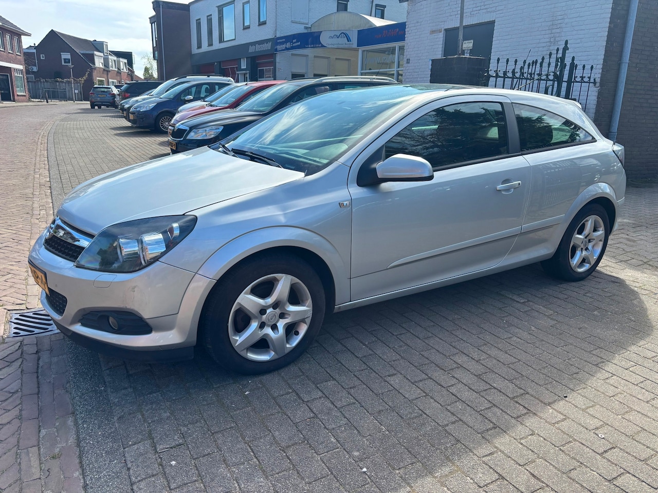 Opel Astra GTC - 1.6 Business 1.6 Business - AutoWereld.nl