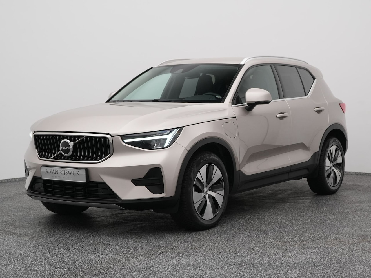 Volvo XC40 - 1.5 T4 Recharge Inscription | FACELIFT | KEYLESS | LEDER - AutoWereld.nl