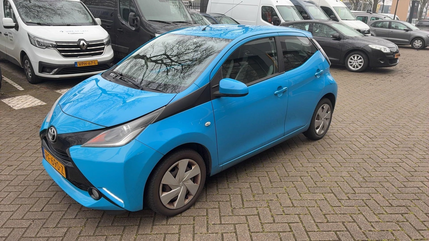 Toyota Aygo - 1.0 VVT-i x-play 1.0 VVT-i x-play - AutoWereld.nl