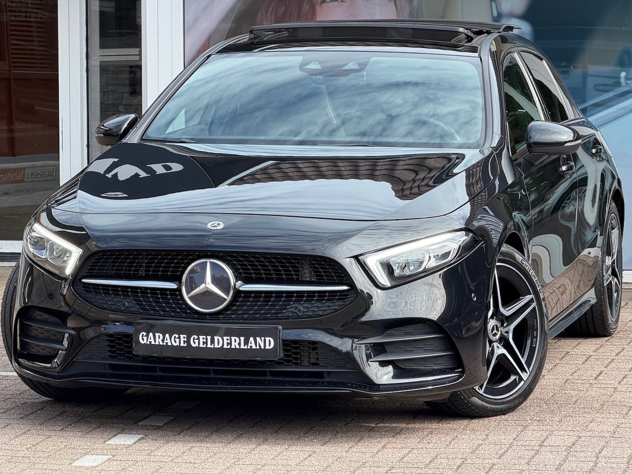 Mercedes-Benz A-klasse - 180 AMG Night Upgrade | Pano | Leder/Alcantara | Digit.Cockpit | Apple/Android | - AutoWereld.nl