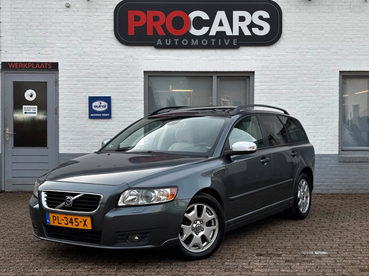 Volvo V50 - 2.4 Summum / Automaat / Leder / Boekjes - AutoWereld.nl