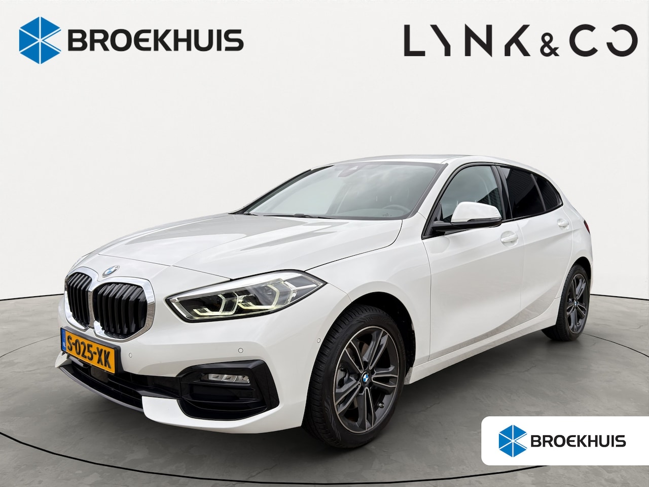 BMW 1-serie - Business Edition Plus | Sportstuur | Sportstoelen | Parkeersensoren voor en achter | Achte - AutoWereld.nl