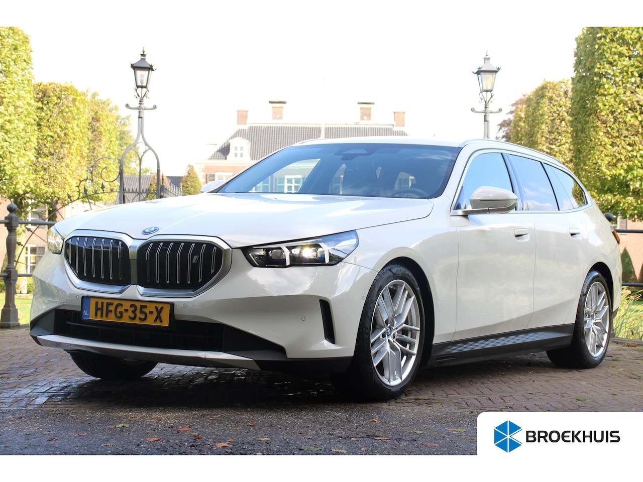 BMW i5 Touring - eDrive40 84kWh | ORIGINEEL NL! | B&W AUDIO | CAMERA | LUXE LEDER | STOELVERWARMING | DEALE - AutoWereld.nl