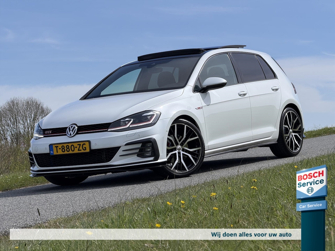 Volkswagen Golf - 7.5 2.0 TSI GTI 300PK / Pano / Virtual Cockpit / Dcc / TCR / Inparkeerhulp / Carplay / Acc - AutoWereld.nl