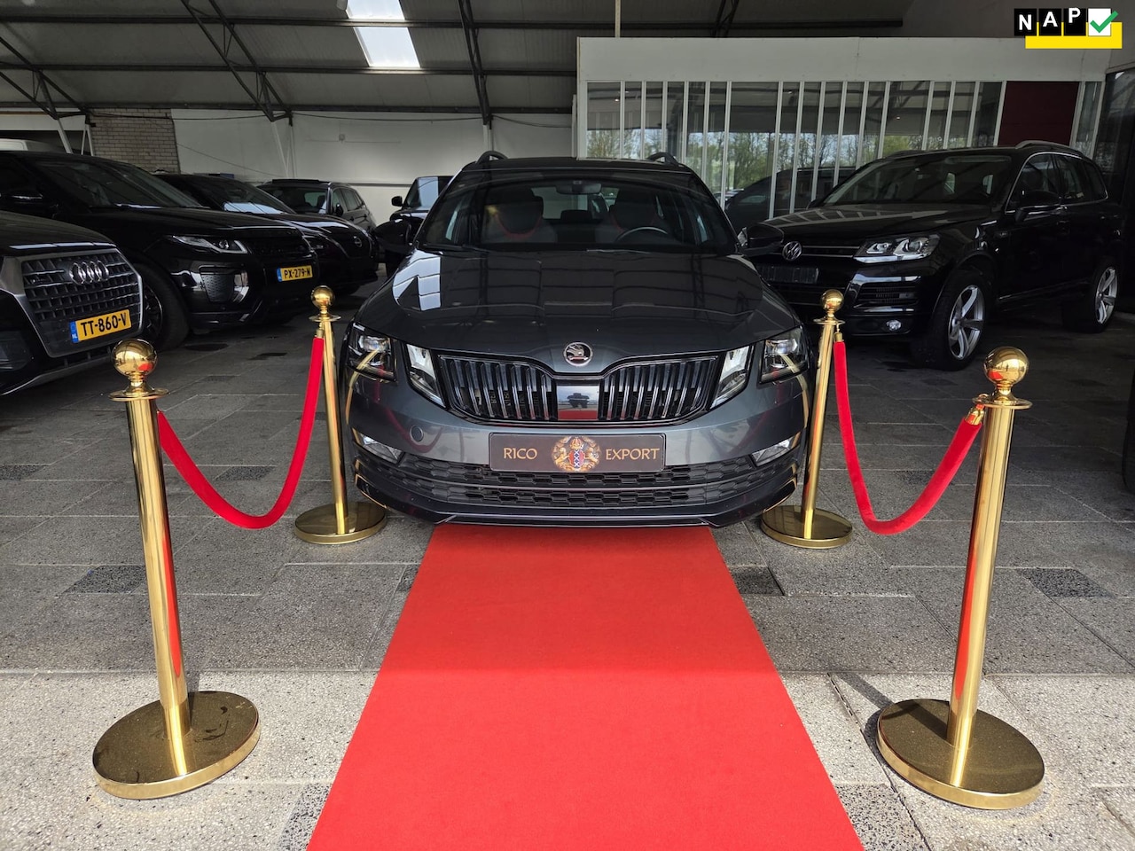 Skoda Octavia Combi - 1.6TDI AUTOMAAT RACING SPORT FACELIFT! - AutoWereld.nl