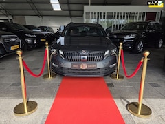 Skoda Octavia Combi - 1.6TDI AUTOMAAT RACING SPORT FACELIFT