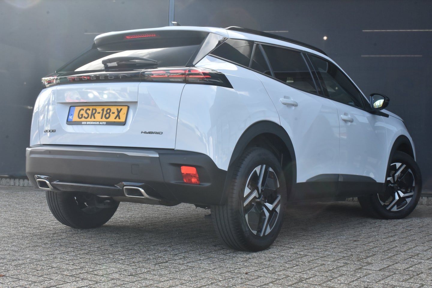 Peugeot 2008 - 1.2 Hybrid 136 Allure Automaat | Navigatie by App | Full-LED | Parkeersensoren | Cruise Co - AutoWereld.nl