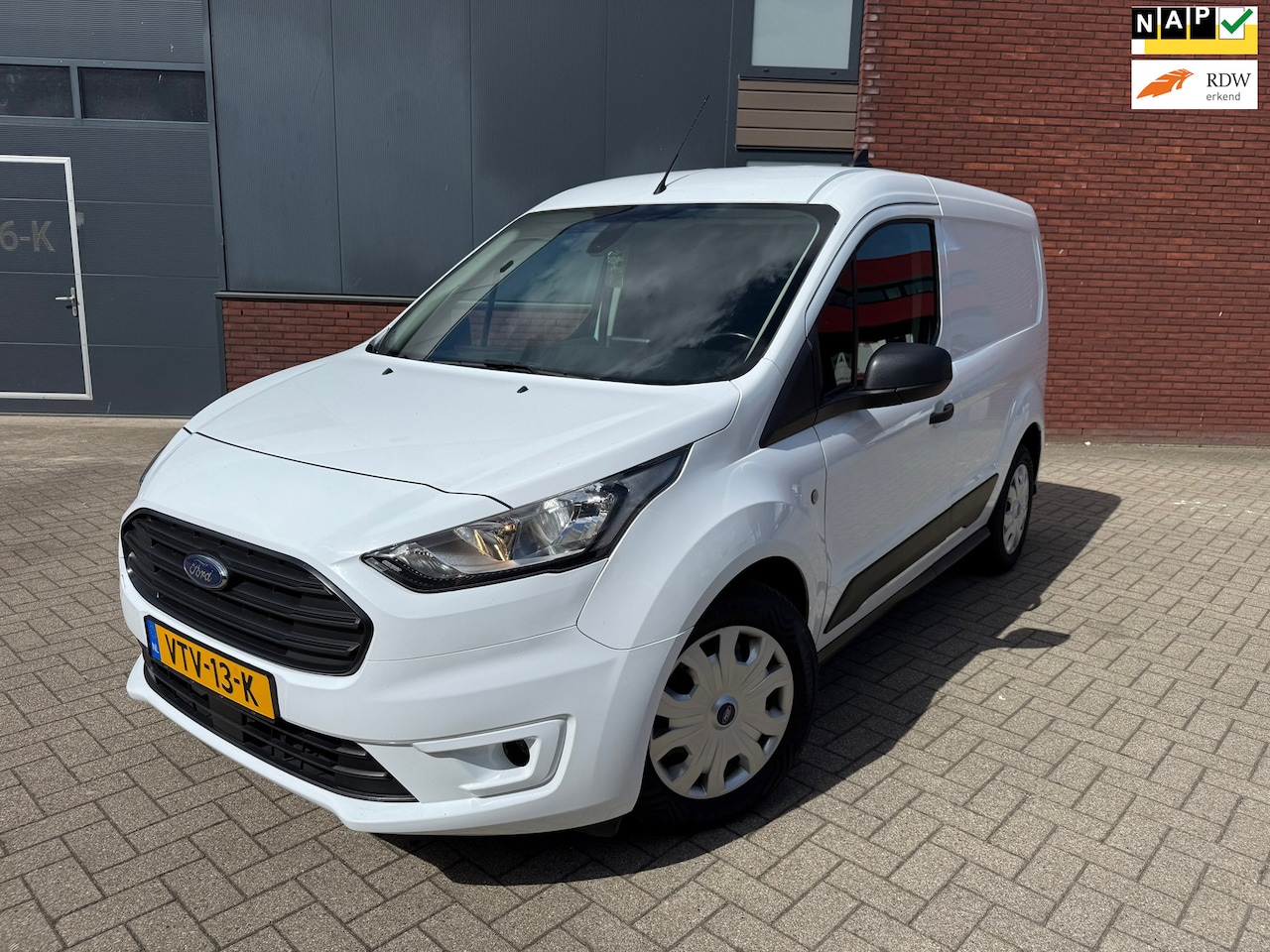 Ford Transit Connect - 1.5 EcoBlue L1 Trend 2023/3 PERSOONS/NAVIGATIE/CAMERA/CRUISE/AIRCO/TREKHAAK/1E EIGENAAR/RI - AutoWereld.nl