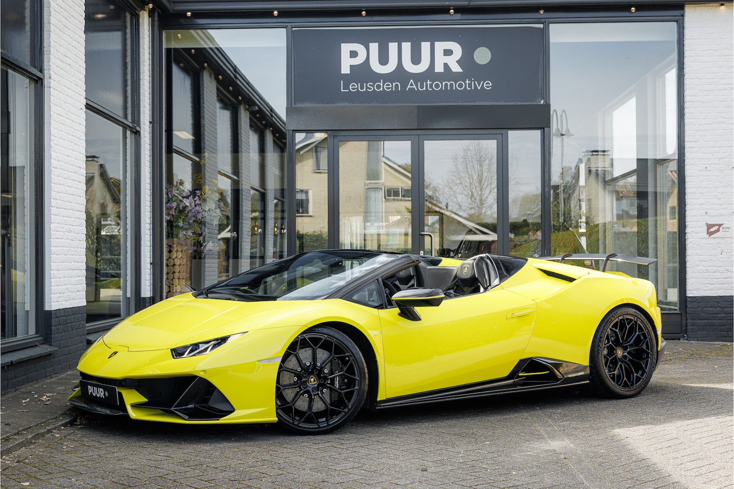Lamborghini Huracán Evo Spyder - 5.2 V10 NOVITEC Giallo Tenerife Lift - Sport Seats - Lamborghini Service Historie - AutoWereld.nl