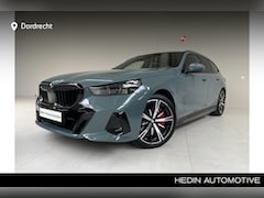 BMW 5-serie Touring - 550e xDrive M-Sport Pro | 20" | Panorama | CoPilot | Bowers & Wilkins | Trekhaak |