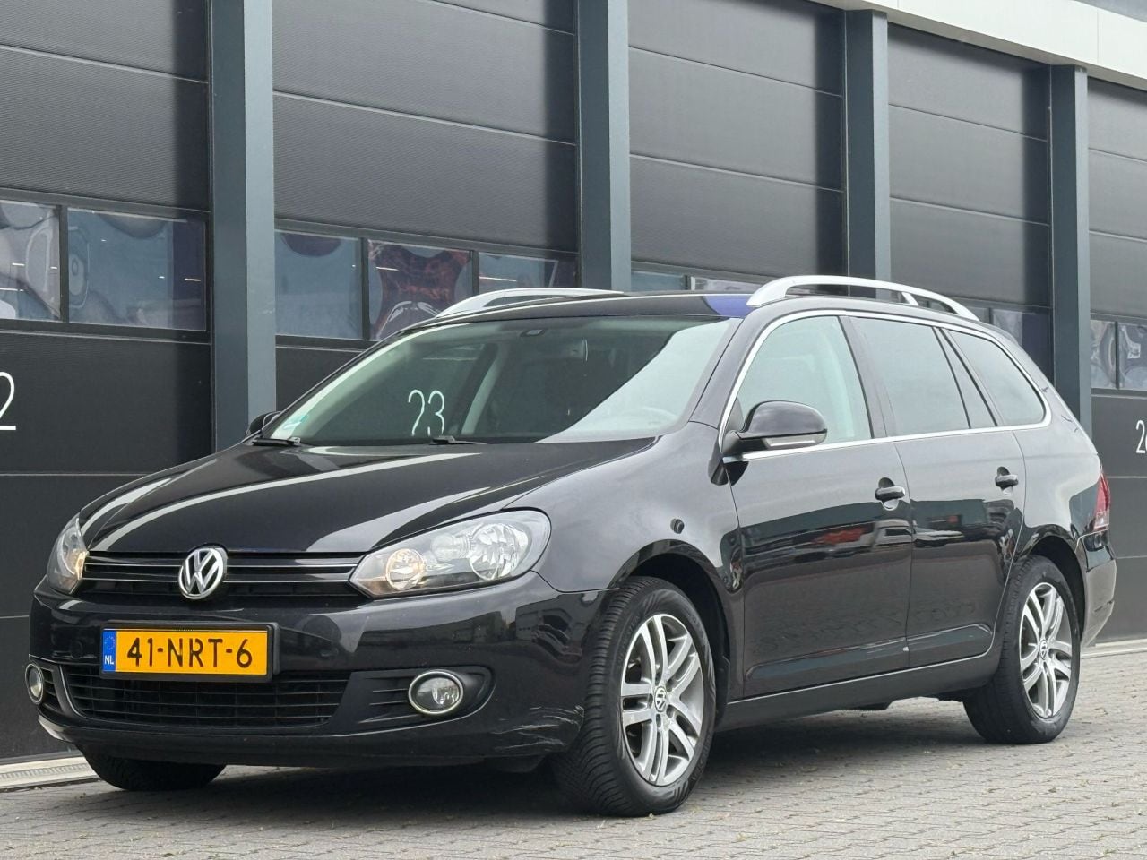 Volkswagen Golf Variant - 1.6 TDI Highline BlueMotion AUTOMAAT - AutoWereld.nl