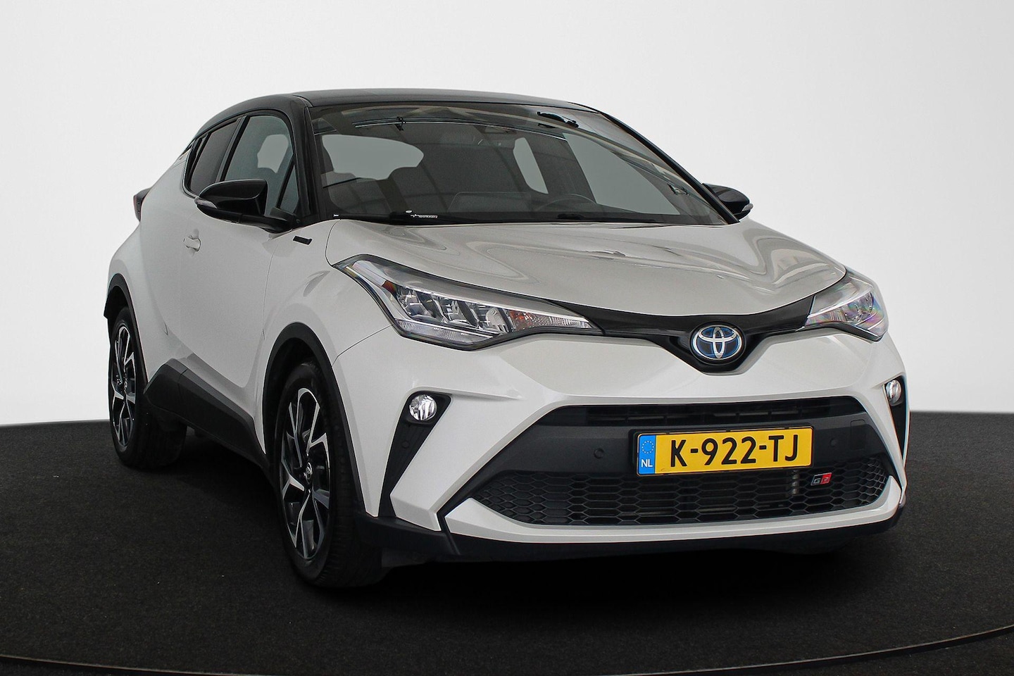 Toyota C-HR - 1.8 Hybrid Style GR-Sport Trekhaak Leder Stoelverwarming Camera JBL 18" - AutoWereld.nl