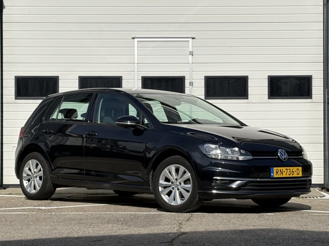 Volkswagen Golf - 1.0 TSI Comfortline Navi | Climate | Trekhaak | Apple Carplay - AutoWereld.nl