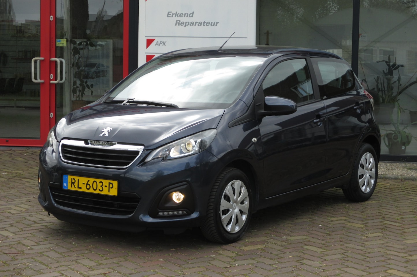 Peugeot 108 - 1.0 e-VTi Active Airco, Bluetooth, Mistlampen, 5DRS, Bleu Smalt - AutoWereld.nl