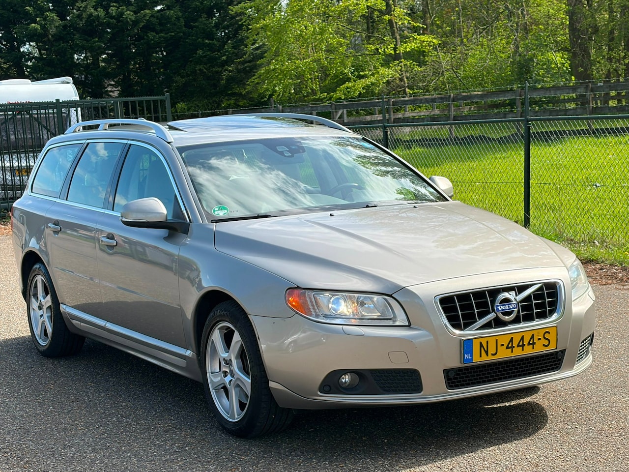 Volvo V70 - 2.0 D3 Summum /Xenon/Pano/Trekhaak/ - AutoWereld.nl