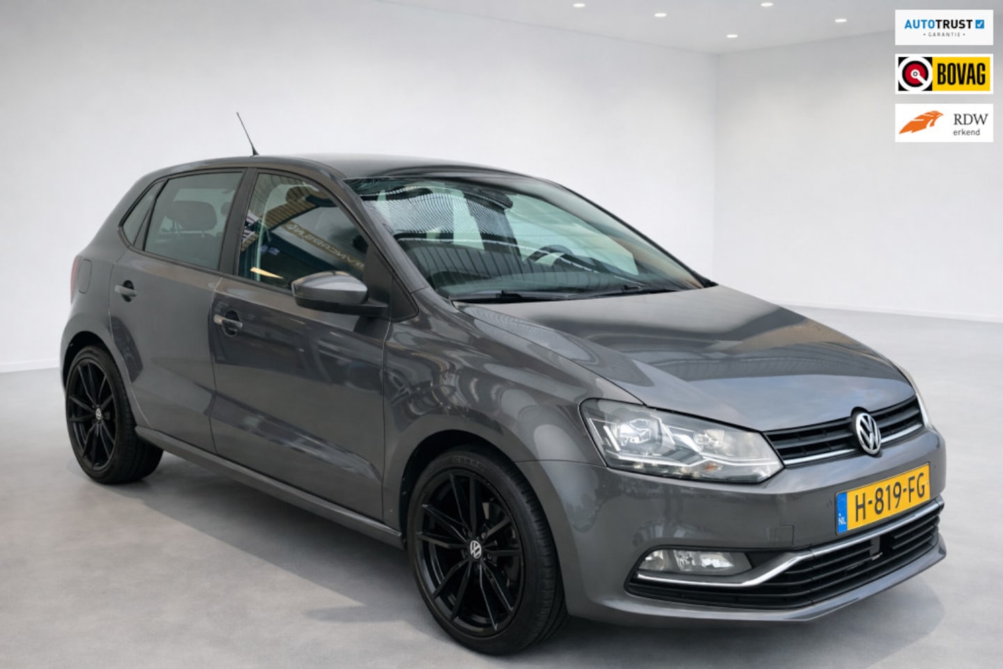 Volkswagen Polo - 1.2 TSI Highline 1.2 TSI Highline, APK, onderhoudshistorie, PDC, cruise control, stuurwielbediening, lichtm - AutoWereld.nl