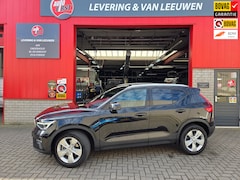 Volvo XC40 - 2.0 B3 Essential Edition Automaat/ Wegklapbare trekhaak/ Stoel en stuurverwarming/ Parkeer