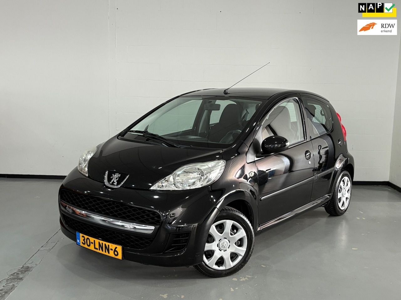 Peugeot 107 - 1.0-12V XS 1.0-12V XS - AutoWereld.nl