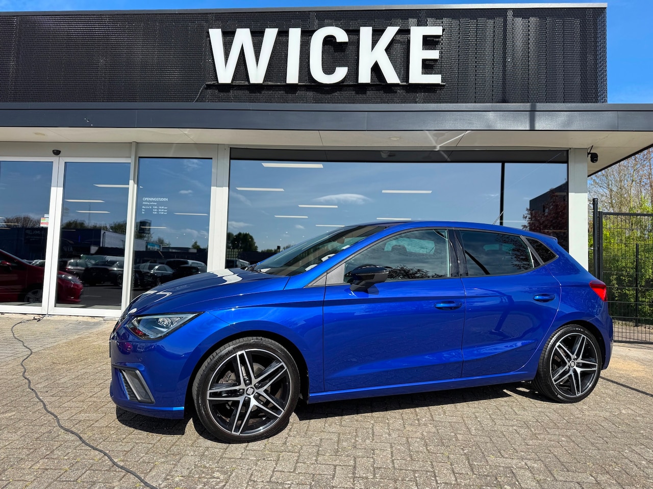 SEAT Ibiza - 1.0 EcoTSI FR DSG Led Keyless Camera Leder Navi 110 PK - AutoWereld.nl