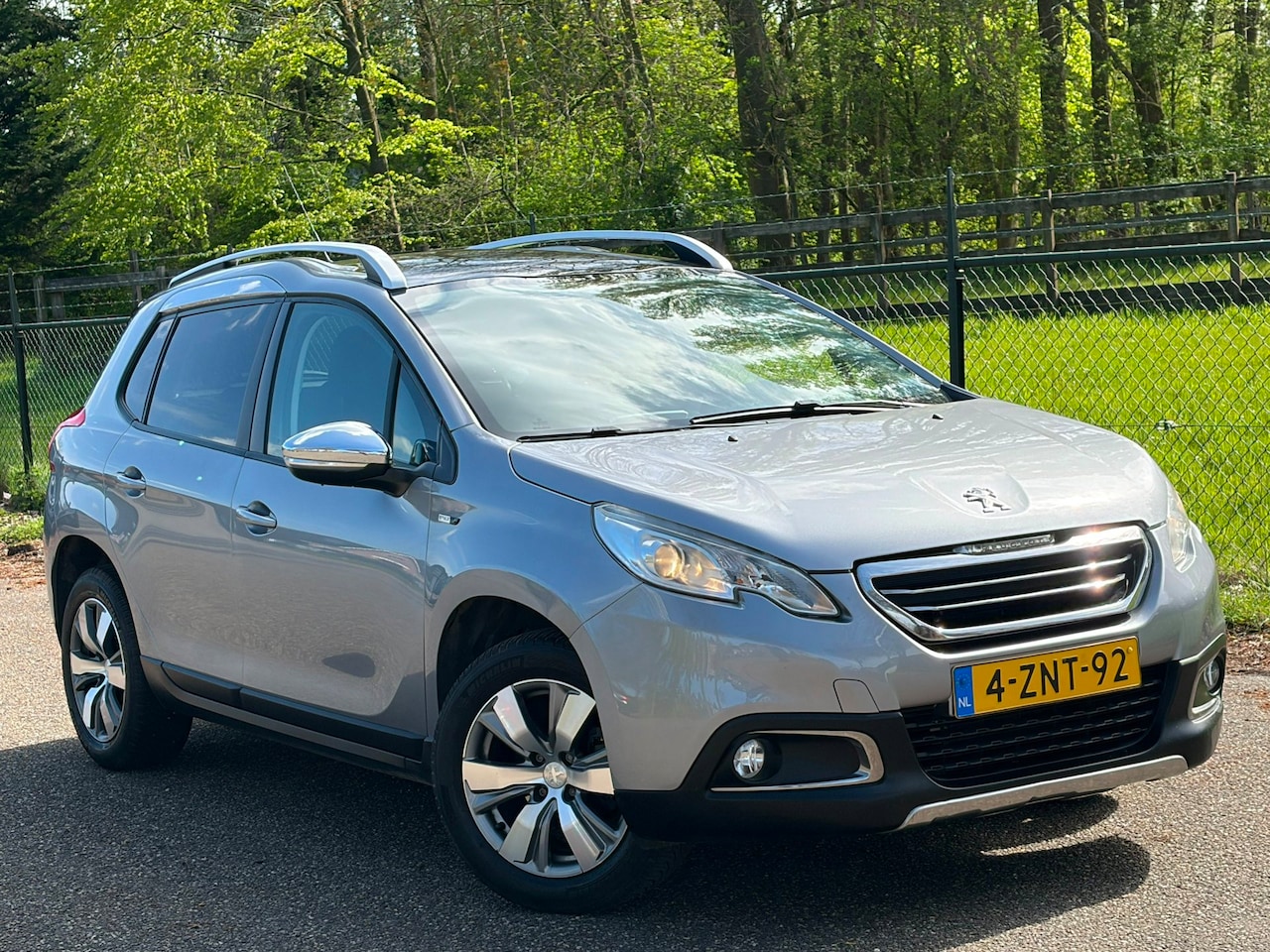 Peugeot 2008 - 1.2 PureTech Style /Uniek/NAP/Automaat/Navi/Trekhaak/ - AutoWereld.nl