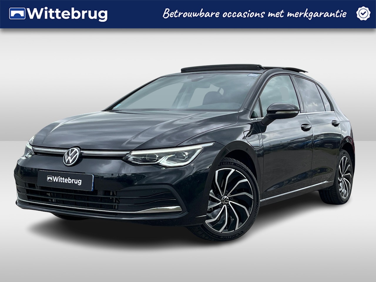 Volkswagen Golf - 1.4 eHybrid Style / 17"LMV / NAVI / APP.Connect / CAMERA / PANODAK / Trekhaak - AutoWereld.nl