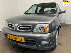 Nissan Micra - 1.4 Clair - Schade