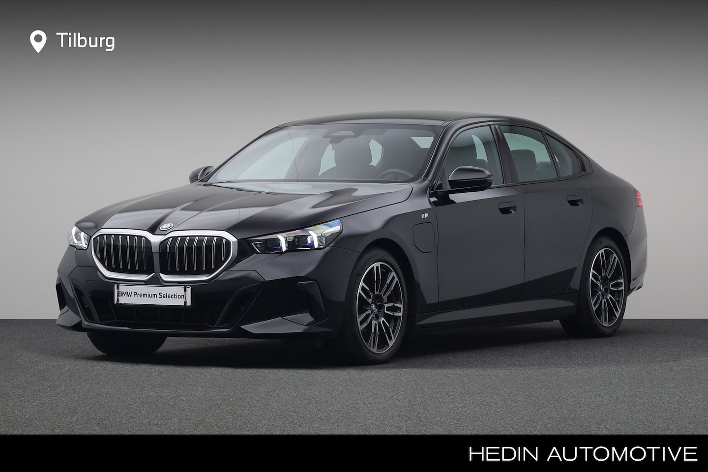 BMW 5-serie - 550e xDrive M-Sport | Stoelventilatie | Panoramadak | Headup | Stoelverwarming voor en ach - AutoWereld.nl